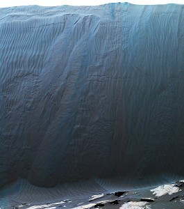 JEZT - Close image of the giant black sand dune - Image © NASA Team Curiosity