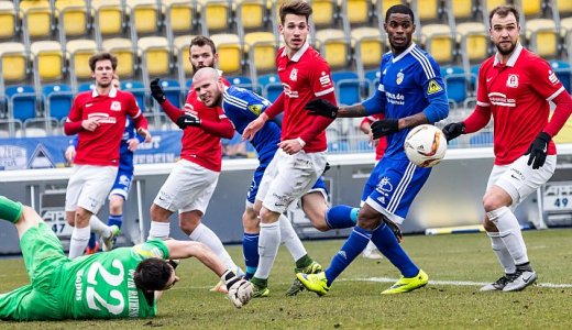 JEZT - Dramatische Schlussphase im Heimspiel gegen Optik Rathenow - Foto © FCC