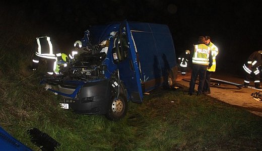 JEZT - Verunfallter Citroen Kleintransporter auf der A4 bei Magdala - Fotoquelle Autobahnpolizei Thüringen