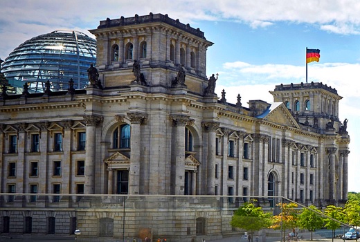 FDP - Der Deutsche Bundestag im früheren Reichstagsgebäude