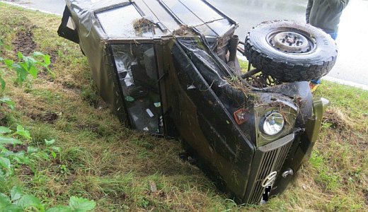 Verunfallter Mercedes Geländewagen bei Ilmnitz - Bildquelle LPI Jena