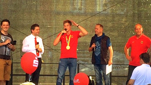 JEZT - Empfang für Speerwurf-Olympiasieger Thomas Röhler auf dem Marktplatz - Foto © MediaPool Jena