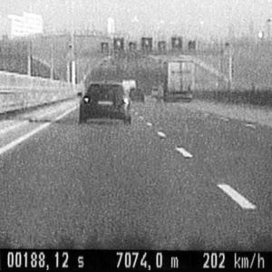 Knapp 190 Sekunden Tempowahnsinn auf der A4 - Bildrechte Autobahnpolizei Thüringen